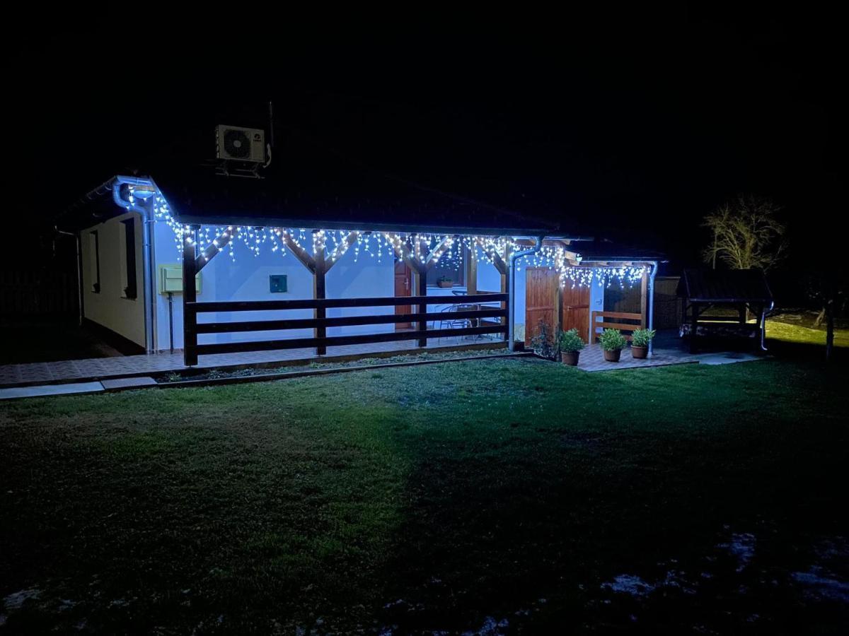 8888 Apartmanház Lispeszentadorján Exterior foto