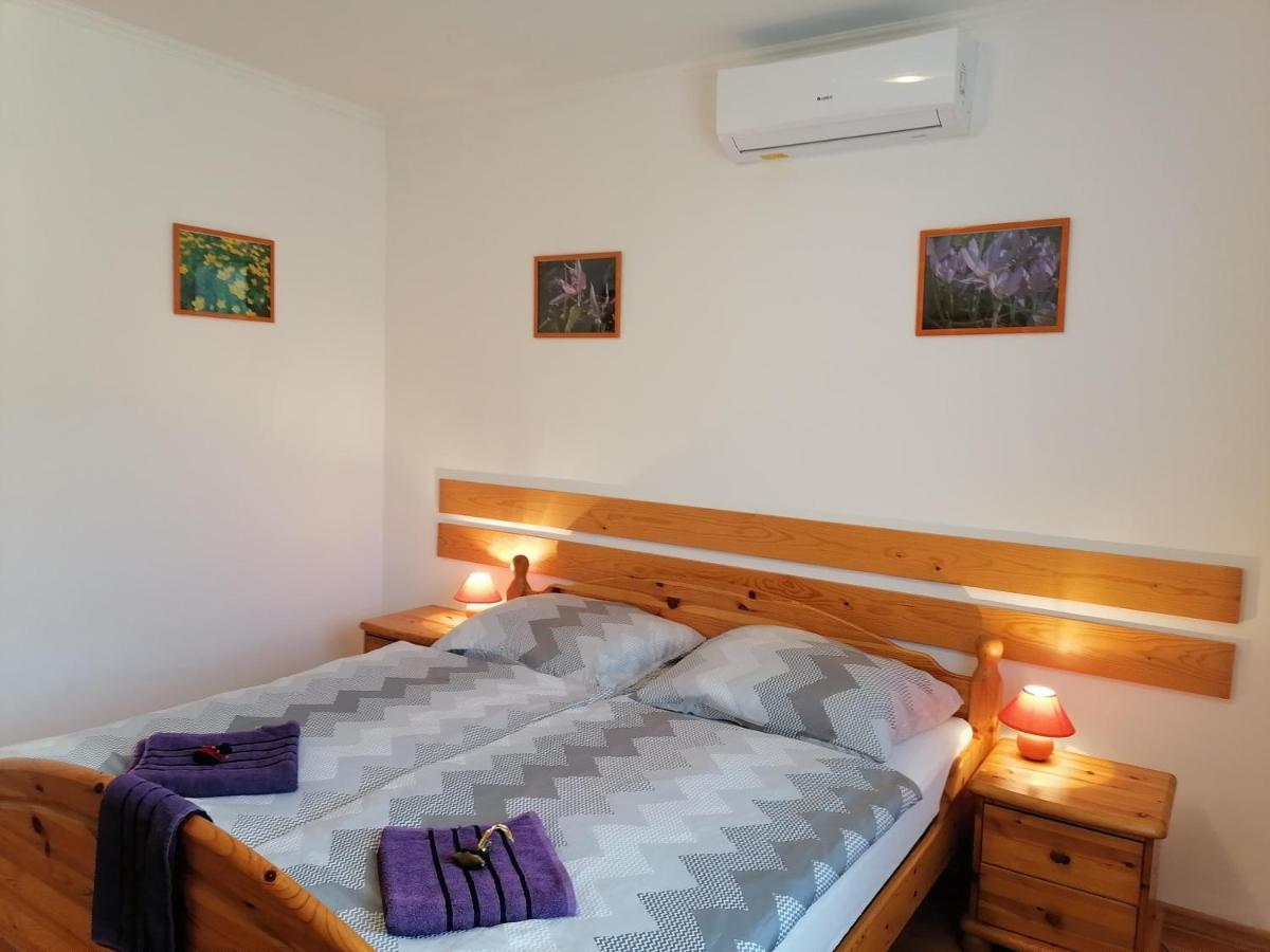 8888 Apartmanház Lispeszentadorján Exterior foto