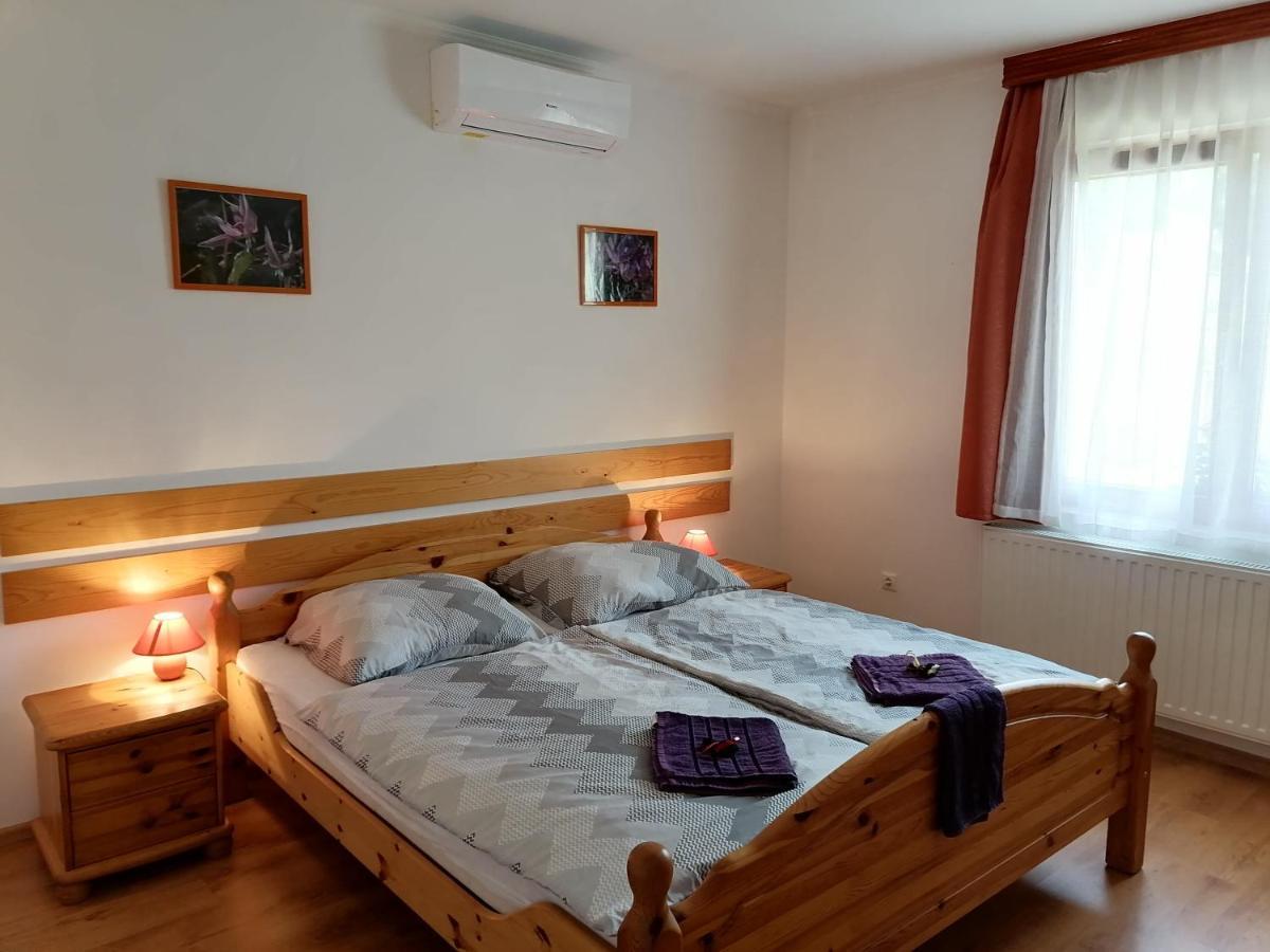 8888 Apartmanház Lispeszentadorján Exterior foto