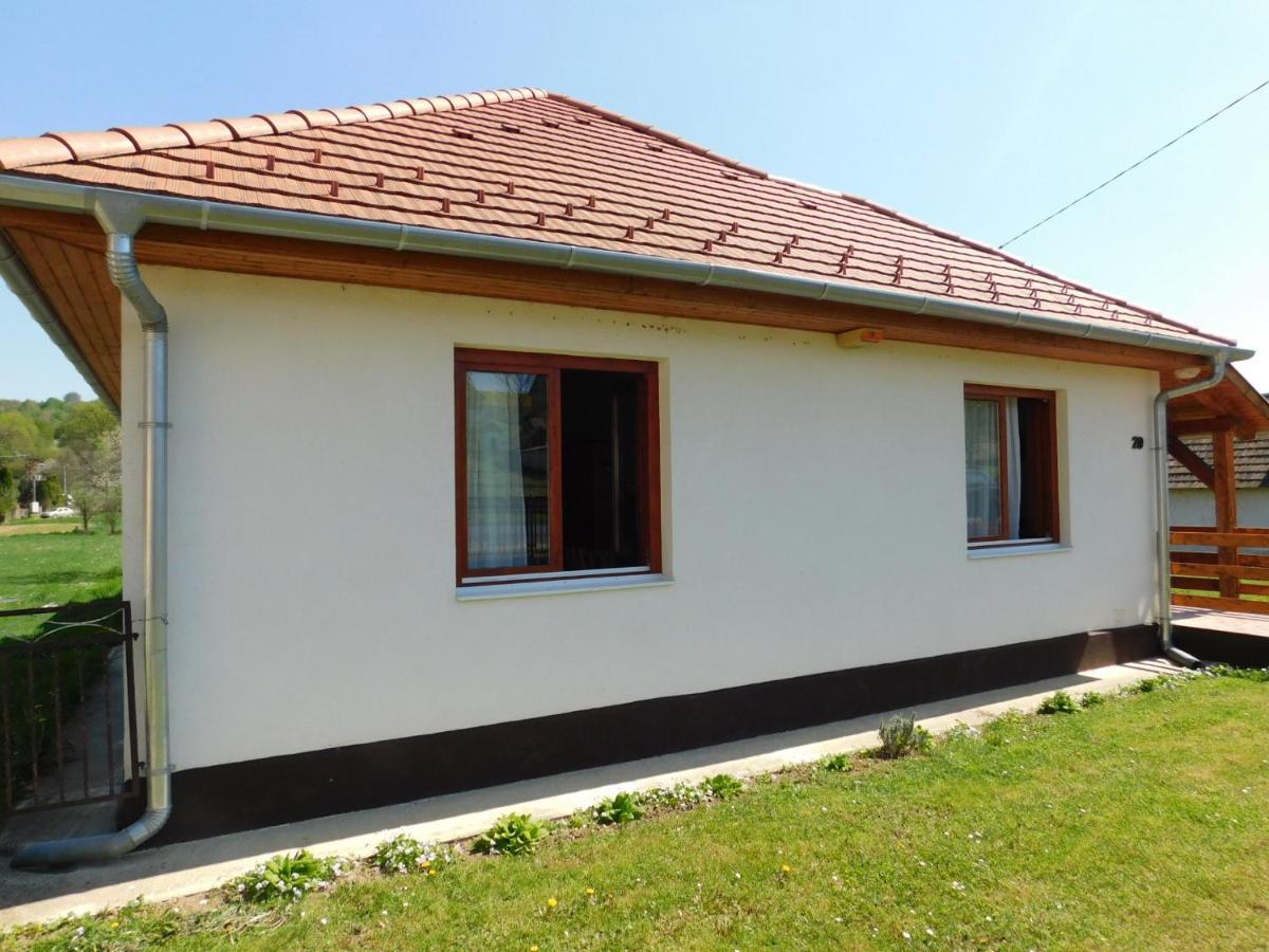 8888 Apartmanház Lispeszentadorján Exterior foto